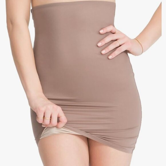 Spanx Two-Timing Reversible Half Slip - Picture 1 of 7